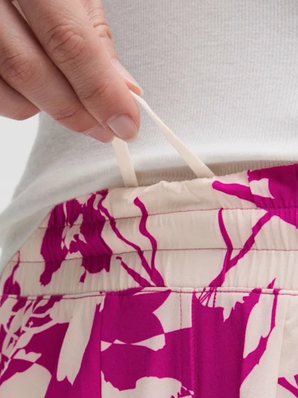lululemon athletica Wide-Leg Floral Pants in Magenta and Cream - Picture 4 of 11